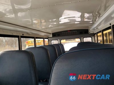 Zdjęcie 6 z 10 samochodu: 2009 CHEVROLET EXPRESS SCHOOL BUS VIN:1GBHG316391114296 - miniatura