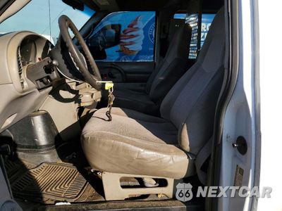 Zdjęcie 7 z 13 samochodu: 2005 CHEVROLET ASTRO VAN UTILITY / SERVICE VAN VIN:1GCDM19X85B109829 - miniatura