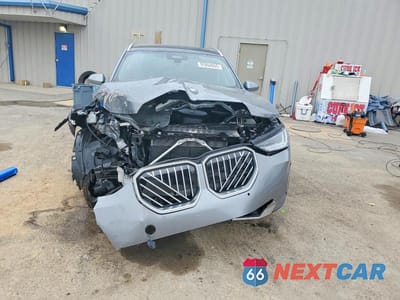 Piąte zdjęcie samochodu w środku: 2025 BMW X3 30 XDRIVE VIN:5UX53GP00S9105971 - miniatura