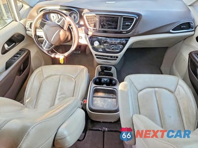 Zdjęcie 8 z 12 samochodu: 2020 CHRYSLER PACIFICA TOURING L VIN:2C4RC1BG5LR115735 - miniatura