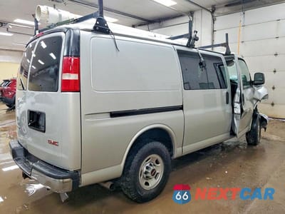 Trzecie zdjęcie samochodu z tyłu: 2018 GMC SAVANA G2500 UTILITY / SERVICE VAN VIN:1GTW7AFP0J1185470 - miniatura