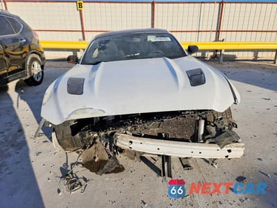 Piąte zdjęcie samochodu w środku: 2017 FORD MUSTANG GT VIN:1FA6P8CF5H5316700 - miniatura