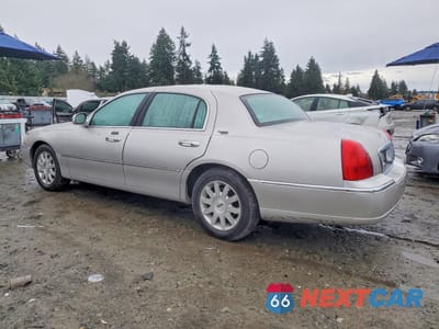 Drugie zdjęcie samochodu z przodu: 2011 LINCOLN TOWN CAR SIGNATURE LIMITED VIN:2LNBL8CV8BX759260 - miniatura
