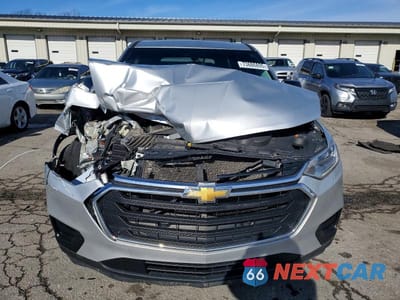 Piąte zdjęcie samochodu w środku: 2020 CHEVROLET TRAVERSE LS VIN:1GNERFKW3LJ130506 - miniatura