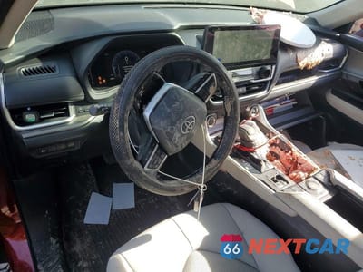 Zdjęcie 8 z 13 samochodu: 2025 TOYOTA GRAND HIGHLANDER LE VIN:5TDAAAB52SS100262 - miniatura