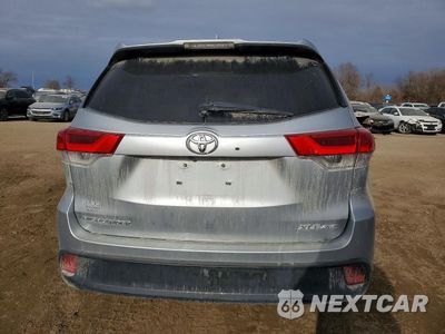 Zdjęcie 6 z 13 samochodu: 2018 TOYOTA HIGHLANDER SE VIN:5TDJZRFH1JS885187 - miniatura