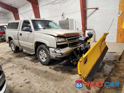 Czwarte zdjęcie samochodu z boku: 2006 CHEVROLET SILVERADO K1500 VIN:3GCEK14Z06G221648 - miniatura