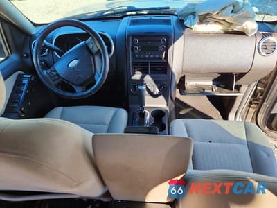 Zdjęcie 8 z 13 samochodu: 2008 FORD EXPLORER XLT VIN:1FMEU63E88UA39066 - miniatura