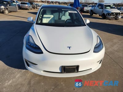 Piąte zdjęcie samochodu w środku: 2019 TESLA MODEL 3 VIN:5YJ3E1EA3KF486779 - miniatura