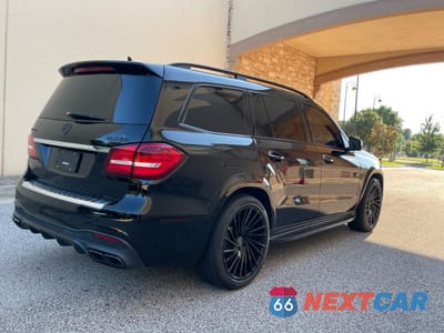 Czwarte zdjęcie samochodu z boku: 2019 MERCEDES-BENZ GLS 63 AMG 4MATIC VIN:4JGDF7FE1KB235179 - miniatura
