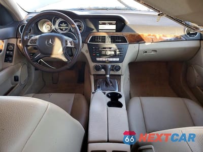 Zdjęcie 8 z 12 samochodu: 2013 MERCEDES-BENZ C 250 VIN:WDDGF4HB2DA780034 - miniatura