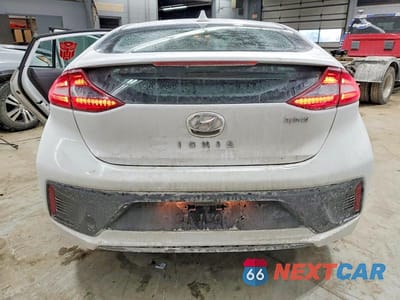 Zdjęcie 6 z 12 samochodu: 2018 HYUNDAI IONIQ VIN:KMHC75LC8JU067379 - miniatura