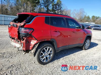 Trzecie zdjęcie samochodu z tyłu: 2023 JEEP COMPASS LATITUDE LUX VIN:3C4NJDFN2PT507721 - miniatura