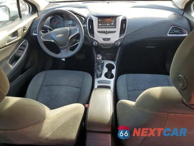 Zdjęcie 8 z 12 samochodu: 2017 CHEVROLET CRUZE LS VIN:1G1BC5SM7H7176987 - miniatura