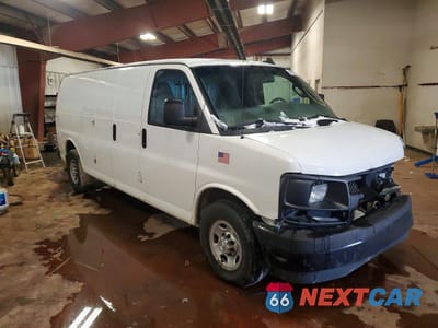 Czwarte zdjęcie samochodu z boku: 2017 CHEVROLET EXPRESS G2500 VIN:1GCWGBFG7H1128604 - miniatura