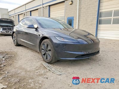 Czwarte zdjęcie samochodu z boku: 2025 TESLA MODEL 3 VIN:5YJ3E1EA0SF911164 - miniatura