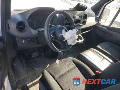 Zdjęcie 8 z 13 samochodu: 2023 MERCEDES-BENZ SPRINTER 2500 VIN:W1Y4KCHY7PT137237 - miniatura
