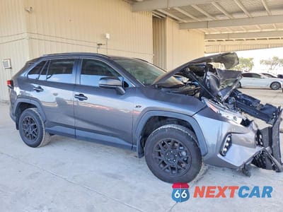 Czwarte zdjęcie samochodu z boku: 2021 TOYOTA RAV4 LE VIN:2T3H1RFV1MC155232 - miniatura