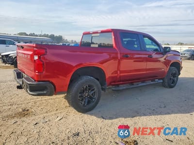 Trzecie zdjęcie samochodu z tyłu: 2021 CHEVROLET SILVERADO K1500 LT TRAIL BOSS VIN:1GCPYFED5MZ258411 - miniatura