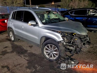Czwarte zdjęcie samochodu z boku: 2017 VOLKSWAGEN TIGUAN WOLFSBURG VIN:WVGSV7AX0HW513218 - miniatura