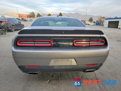 Zdjęcie 6 z 13 samochodu: 2016 DODGE CHALLENGER SXT VIN:2C3CDZAG1GH315675 - miniatura