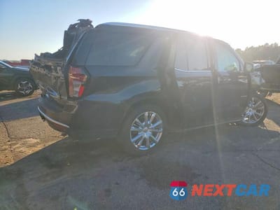 Trzecie zdjęcie samochodu z tyłu: 2023 CHEVROLET TAHOE C1500 HIGH COUNTRY VIN:1GNSCTKL3PR473252 - miniatura