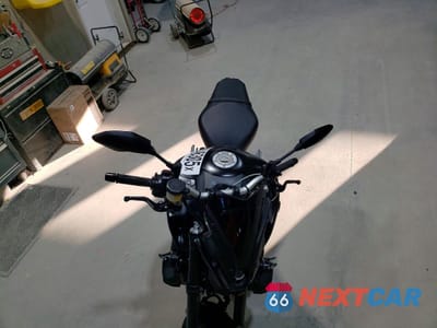 Piąte zdjęcie samochodu w środku: 2023 YAMAHA MT09 VIN:JYARN71EXPA003869 - miniatura