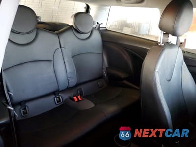 Zdjęcie 10 z 11 samochodu: 2010 MINI COOPER VIN:WMWMF3C50ATU76903 - miniatura