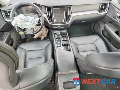 Zdjęcie 8 z 11 samochodu: 2019 VOLVO S60 T6 MOMENTUM VIN:7JRA22TK6KG016724 - miniatura