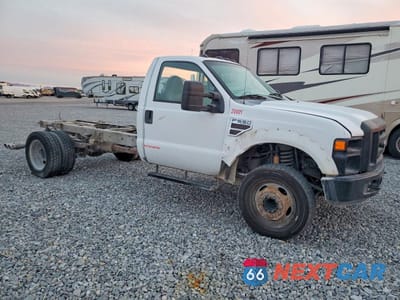 Czwarte zdjęcie samochodu z boku: 2008 FORD F550 SUPER DUTY TRUCK CAB AND CHASSIS VIN:1FDAF56R68EB78057 - miniatura
