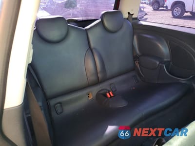 Zdjęcie 10 z 13 samochodu: 2005 MINI COOPER VIN:WMWRC33445TJ64692 - miniatura