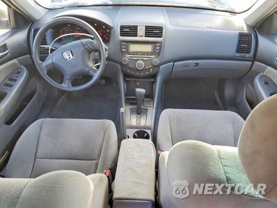 Zdjęcie 8 z 12 samochodu: 2005 HONDA ACCORD LX VIN:1HGCM564X5A148815 - miniatura