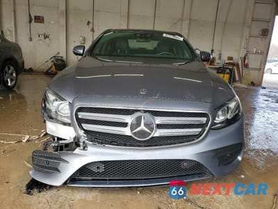 Piąte zdjęcie samochodu w środku: 2019 MERCEDES-BENZ E 300 4MATIC VIN:WDDZF4KB2KA654688 - miniatura