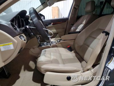 Zdjęcie 7 z 12 samochodu: 2014 MERCEDES-BENZ C 250 VIN:WDDGF4HB4EG226850 - miniatura