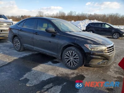 Czwarte zdjęcie samochodu z boku: 2019 VOLKSWAGEN JETTA S VIN:3VWC57BU3KM124641 - miniatura