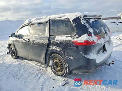 Drugie zdjęcie samochodu z przodu: 2018 TOYOTA SIENNA LE VIN:5TDJZ3DC9JS190606 - miniatura