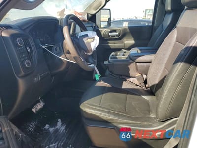 Zdjęcie 7 z 13 samochodu: 2022 CHEVROLET SILVERADO HD FLATBED TRUCK VIN:1GB4YSEY8NF298620 - miniatura