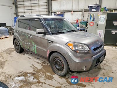 Czwarte zdjęcie samochodu z boku: 2011 KIA SOUL + VIN:KNDJT2A29B7238074 - miniatura