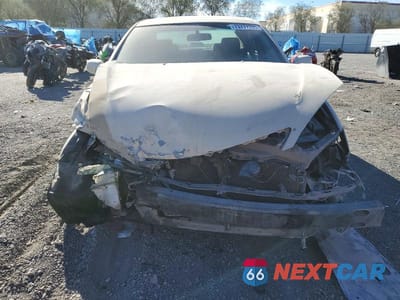 Piąte zdjęcie samochodu w środku: 2004 TOYOTA CAMRY LE VIN:4T1BE32K74U801383 - miniatura