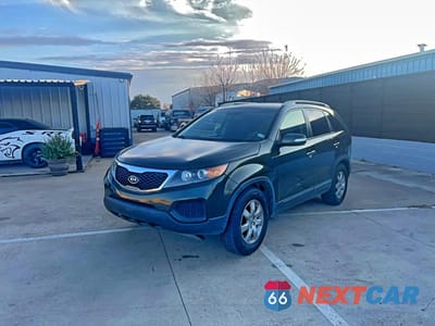 Drugie zdjęcie samochodu z przodu: 2013 KIA SORENTO LX VIN:5XYKTDA2XDG330008 - miniatura