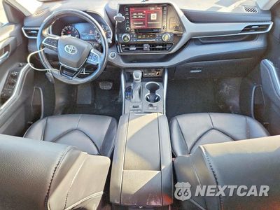 Zdjęcie 8 z 12 samochodu: 2021 TOYOTA HIGHLANDER XLE VIN:5TDGZRBHXMS090109 - miniatura