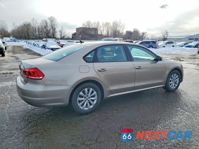 Trzecie zdjęcie samochodu z tyłu: 2015 VOLKSWAGEN PASSAT S VIN:1VWAT7A3XFC013811 - miniatura