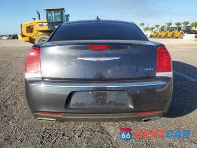 Zdjęcie 6 z 11 samochodu: 2016 CHRYSLER 300 LIMITED VIN:2C3CCAAG0GH273763 - miniatura