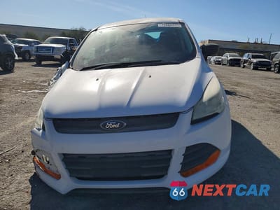 Piąte zdjęcie samochodu w środku: 2016 FORD ESCAPE S VIN:1FMCU0F75GUB40520 - miniatura