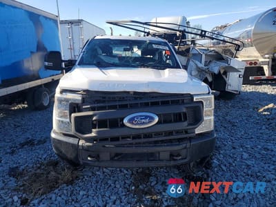 Piąte zdjęcie samochodu w środku: 2020 FORD F350 UTILITY / SERVICE TRUCK VIN:1FD8W3HT6LED11033 - miniatura