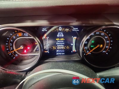 Zdjęcie 9 z 13 samochodu: 2022 JEEP WRANGLER UNLIMITED SAHARA VIN:1C4HJXEN0NW268855 - miniatura