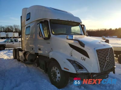 2022 VOLVO VNL SEMI TRUCK 4V4NC9EH0NN306176 - główne zdjęcie licytacji z USA - miniatura