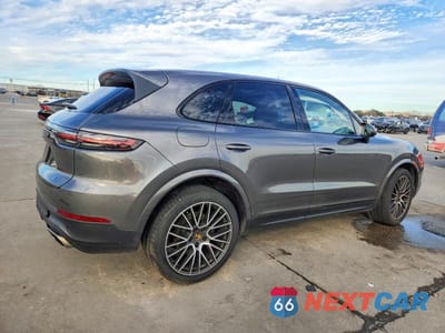 Trzecie zdjęcie samochodu z tyłu: 2020 PORSCHE CAYENNE VIN:WP1AA2AY9LDA00138 - miniatura