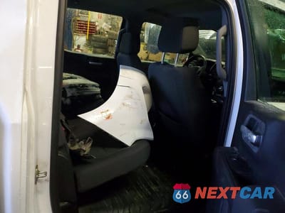 Zdjęcie 10 z 11 samochodu: 2025 CHEVROLET SILVERADO K1500 VIN:1GCPKAEK4SZ205344 - miniatura