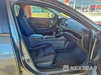 Piąte zdjęcie samochodu w środku: 2022 NISSAN SENTRA SV VIN:3N1AB8CV6NY291480 - miniatura